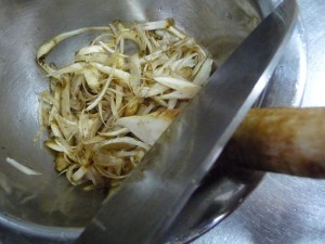 ごぼうのごま醤油炒め1