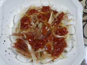 みょうがとかまぼこの梅和え3