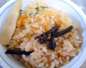 山菜おこわ完成品。