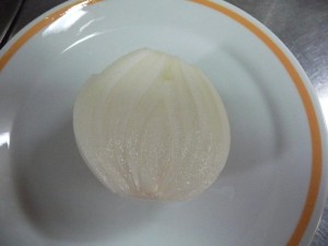 肉豆腐4-たまねぎくし切りa