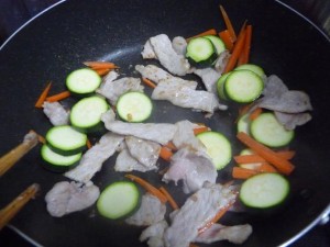 豚肉とズッキーニのコチュジャン炒め3