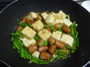 アスパラと豆腐、ウインナーの炒め物6