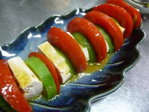 アボカドとトマトと豆腐のサラダ完成品