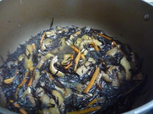 赤パプリカとひじきの煮物5