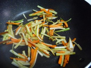 セロリとにんじんのきんぴら3