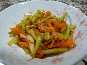 セロリとにんじんのきんぴら完成品