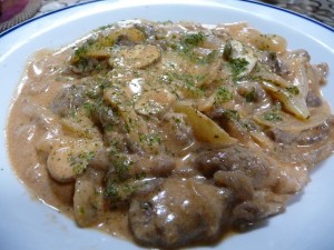 ビーフストロガノフ完成品