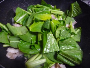 小松菜と豚肉の豆炒め3
